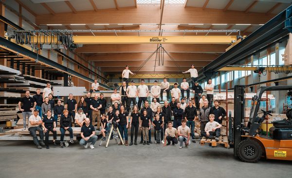 blaettler_teamfoto_4.jpg